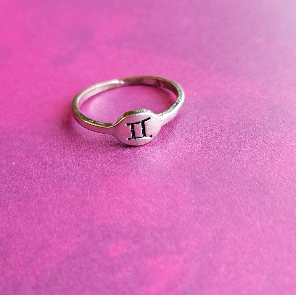 Silver Gemini symbol ring